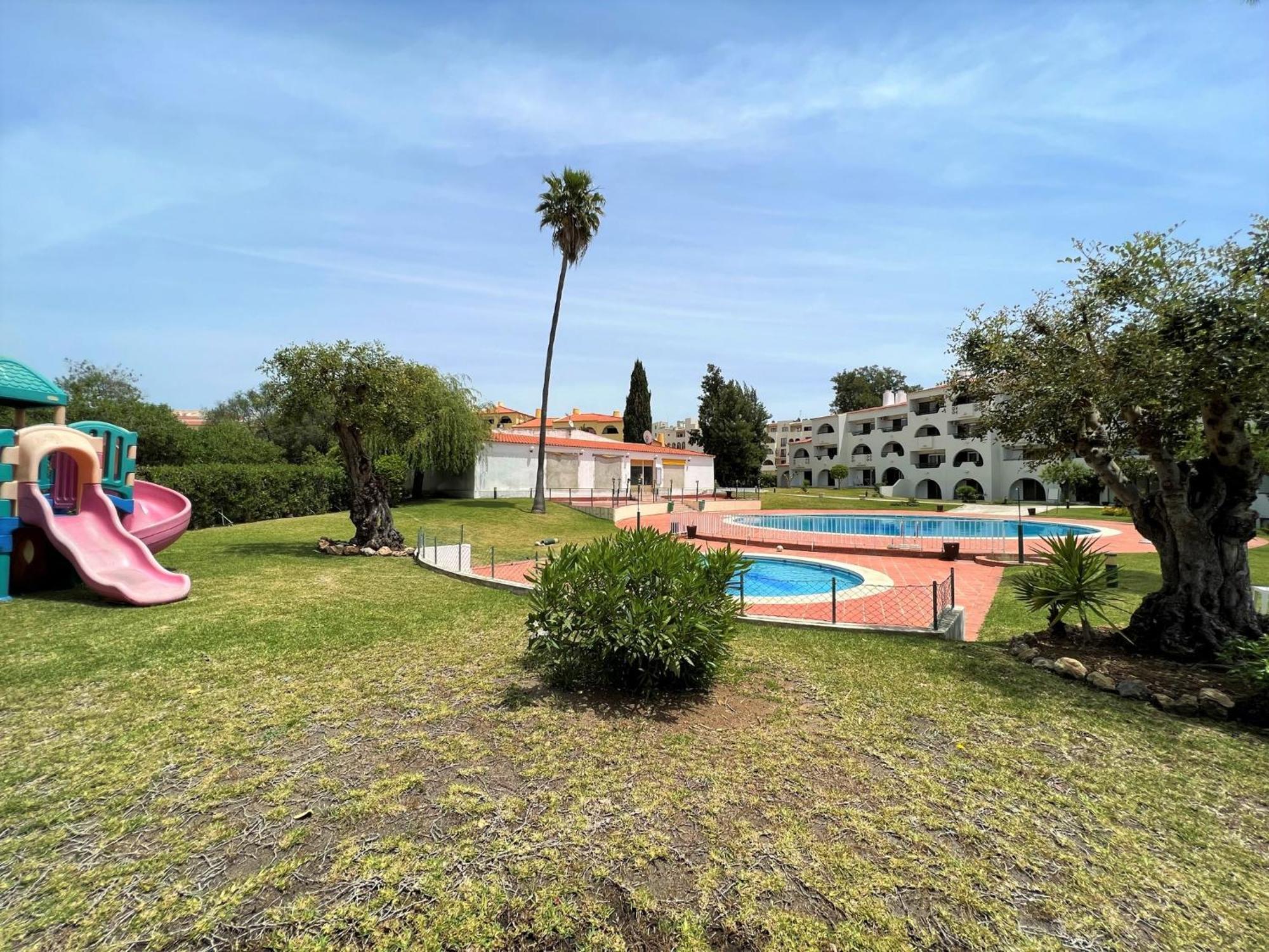 Twins 3 With Pool By Homing