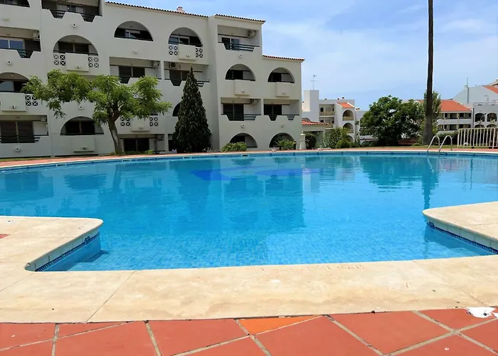 Albufeira Twins 3 With Pool By Homing